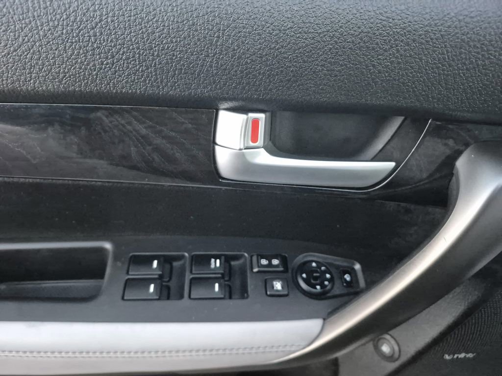 Used 2014 Kia Sorento SX w/ 3rd Row Package image 14