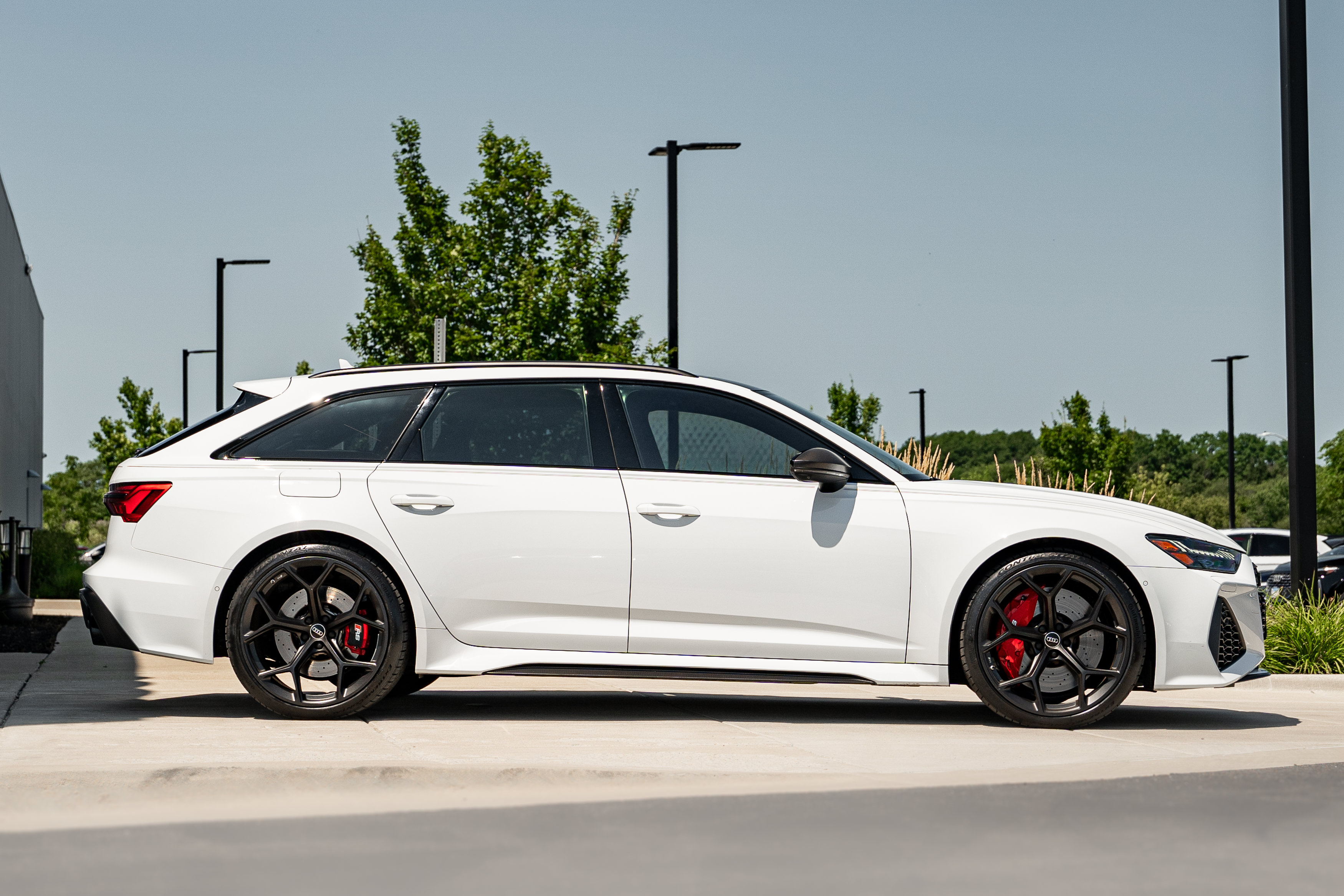 Certified 2025 Audi RS 6 performance AWD/4WD image 3