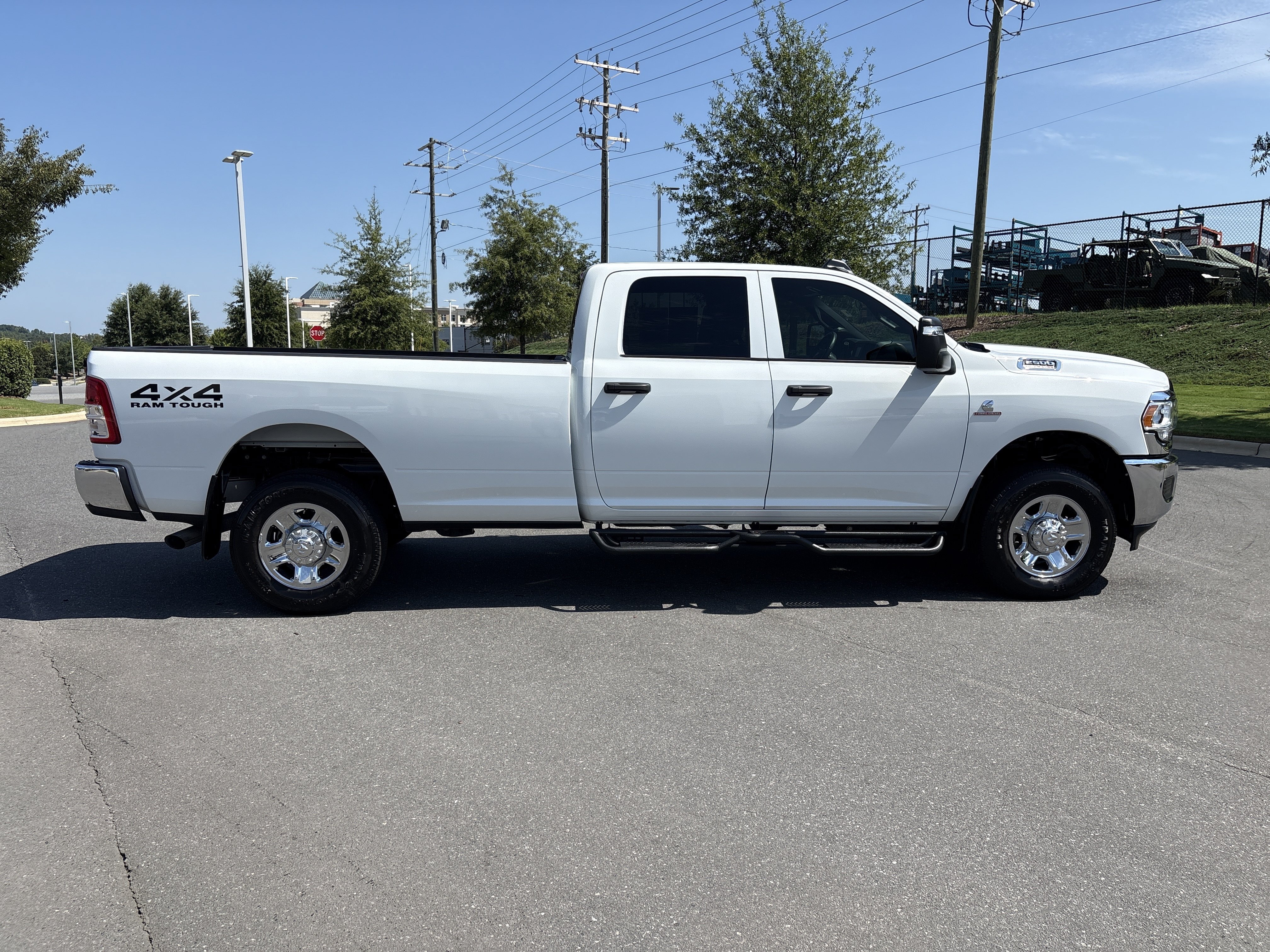 Used 2024 RAM 2500 Tradesman w/ Chrome Appearance Group AWD/4WD image 10