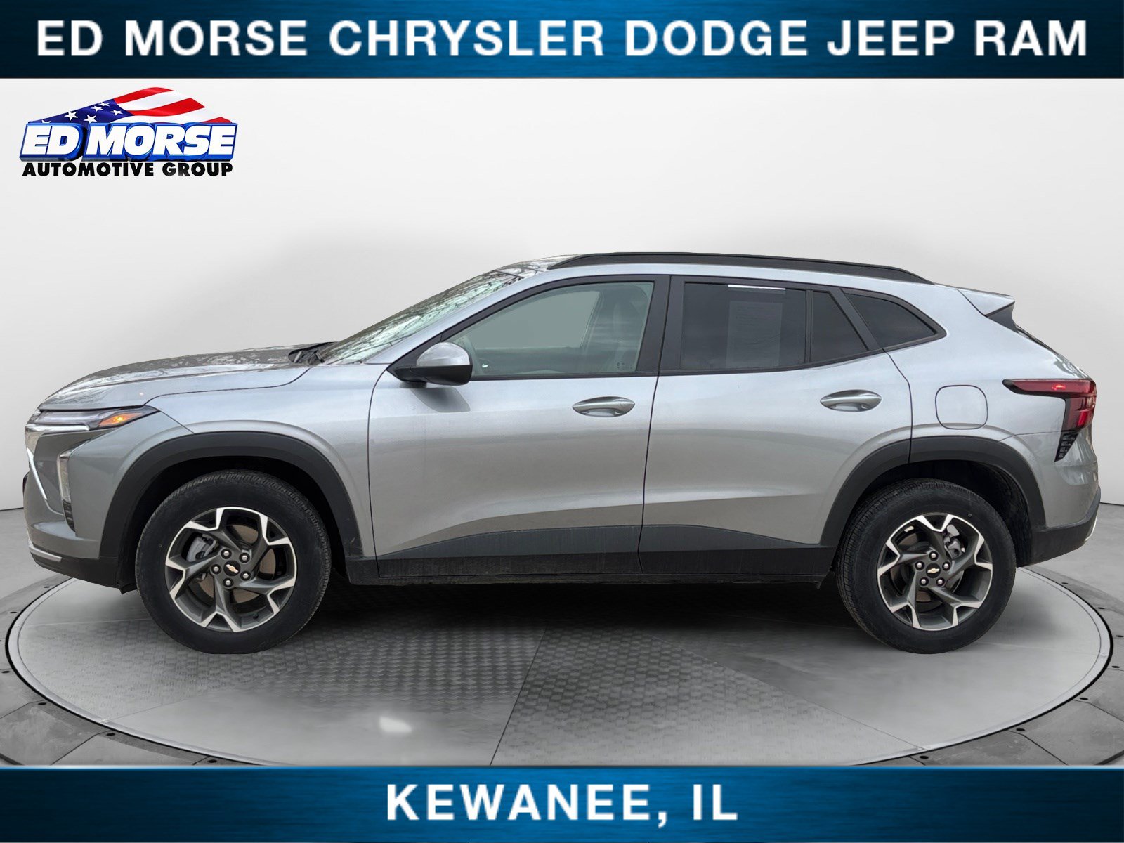 Used 2024 Chevrolet Trax LT FWD image 2