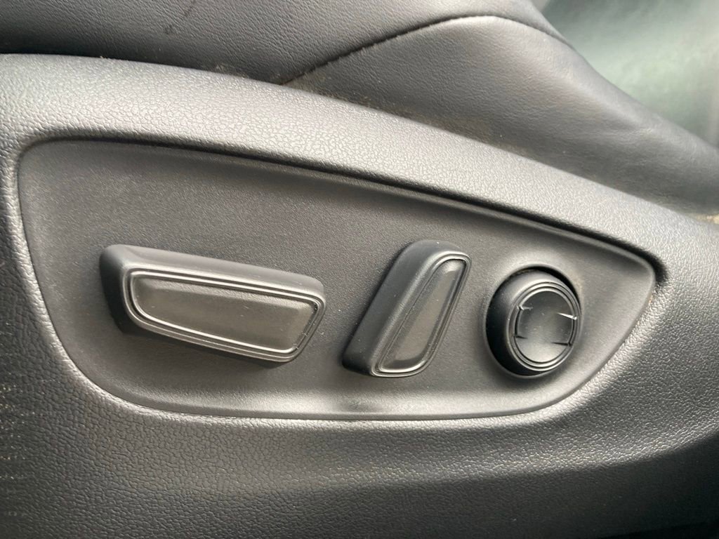 Used 2023 Toyota Venza XLE AWD/4WD image 11