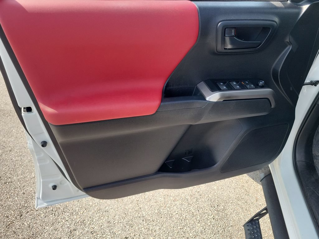 Used 2023 Toyota Tacoma SR5 w/ SR5 Appearance Package RWD image 19