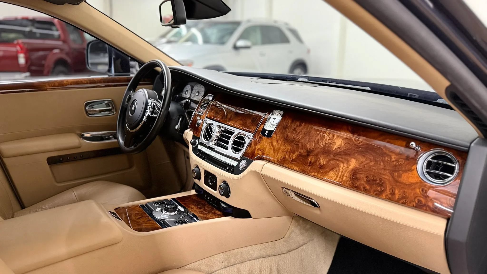 Used 2011 Rolls-Royce Ghost RWD image 28
