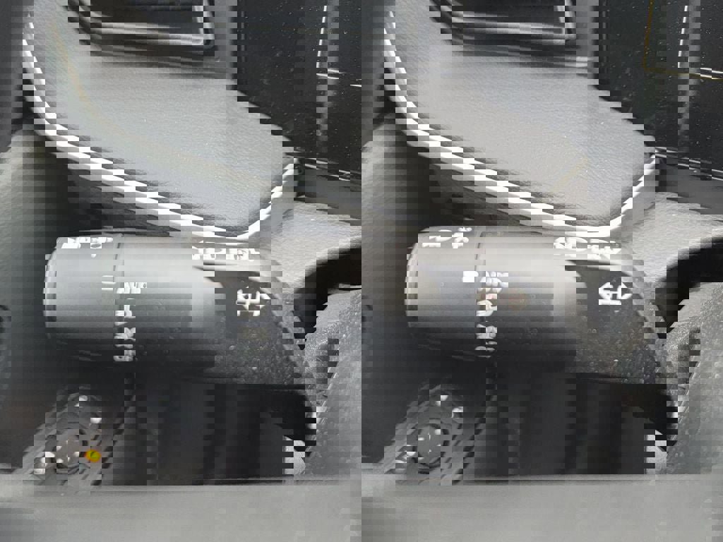 Certified 2025 Nissan Kicks S image 26