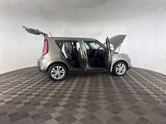 Used 2016 Kia Soul + image 13