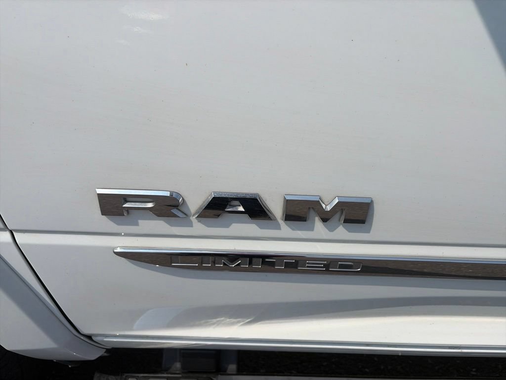 Used 2022 RAM 3500 Limited AWD/4WD image 12