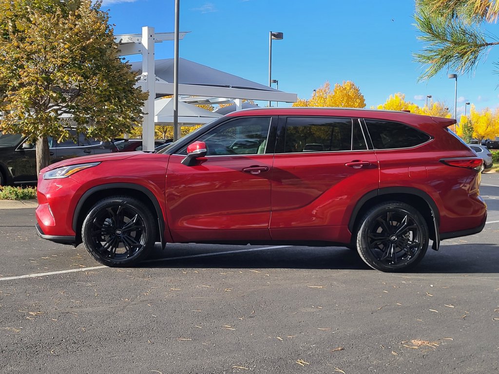 Used 2022 Toyota Highlander Limited AWD/4WD image 7