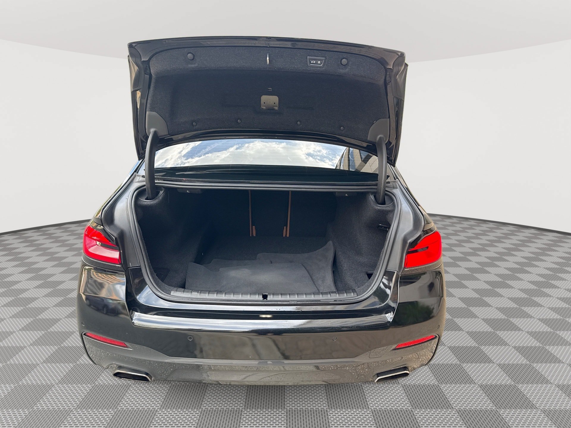 Used 2021 BMW 530i RWD image 21