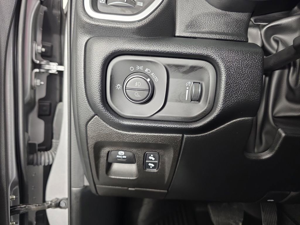 Used 2022 RAM 1500 Big Horn RWD image 19