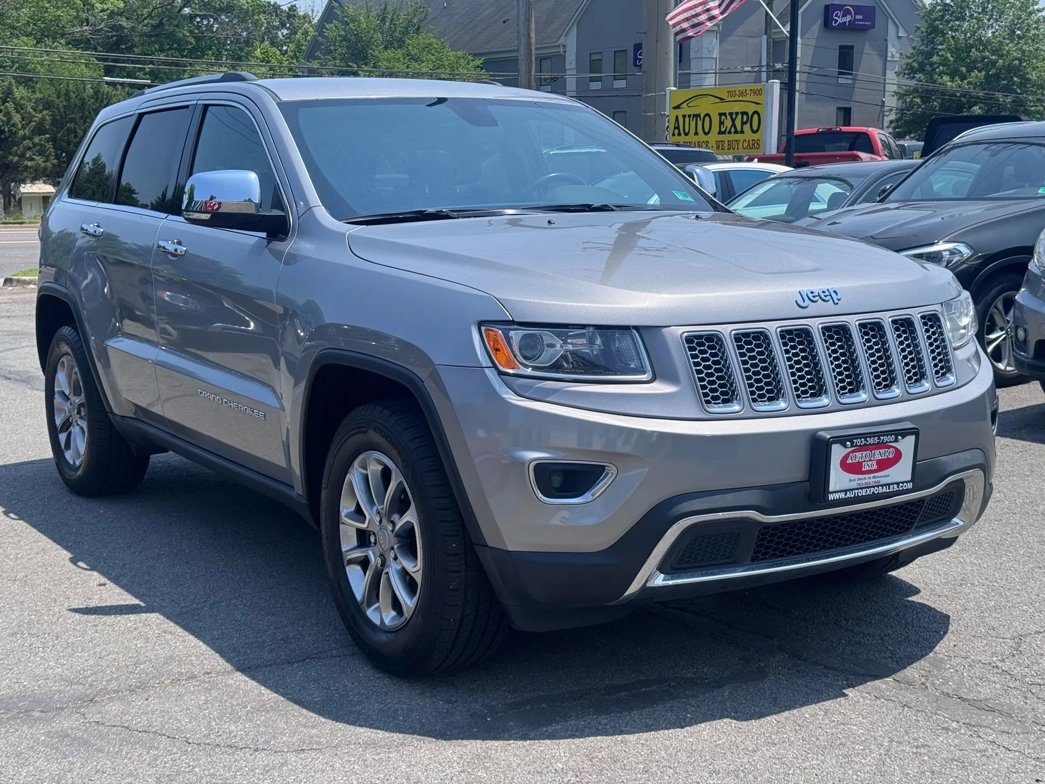 Used 2015 Jeep Grand Cherokee Limited w/ Trailer Tow Group IV image 1
