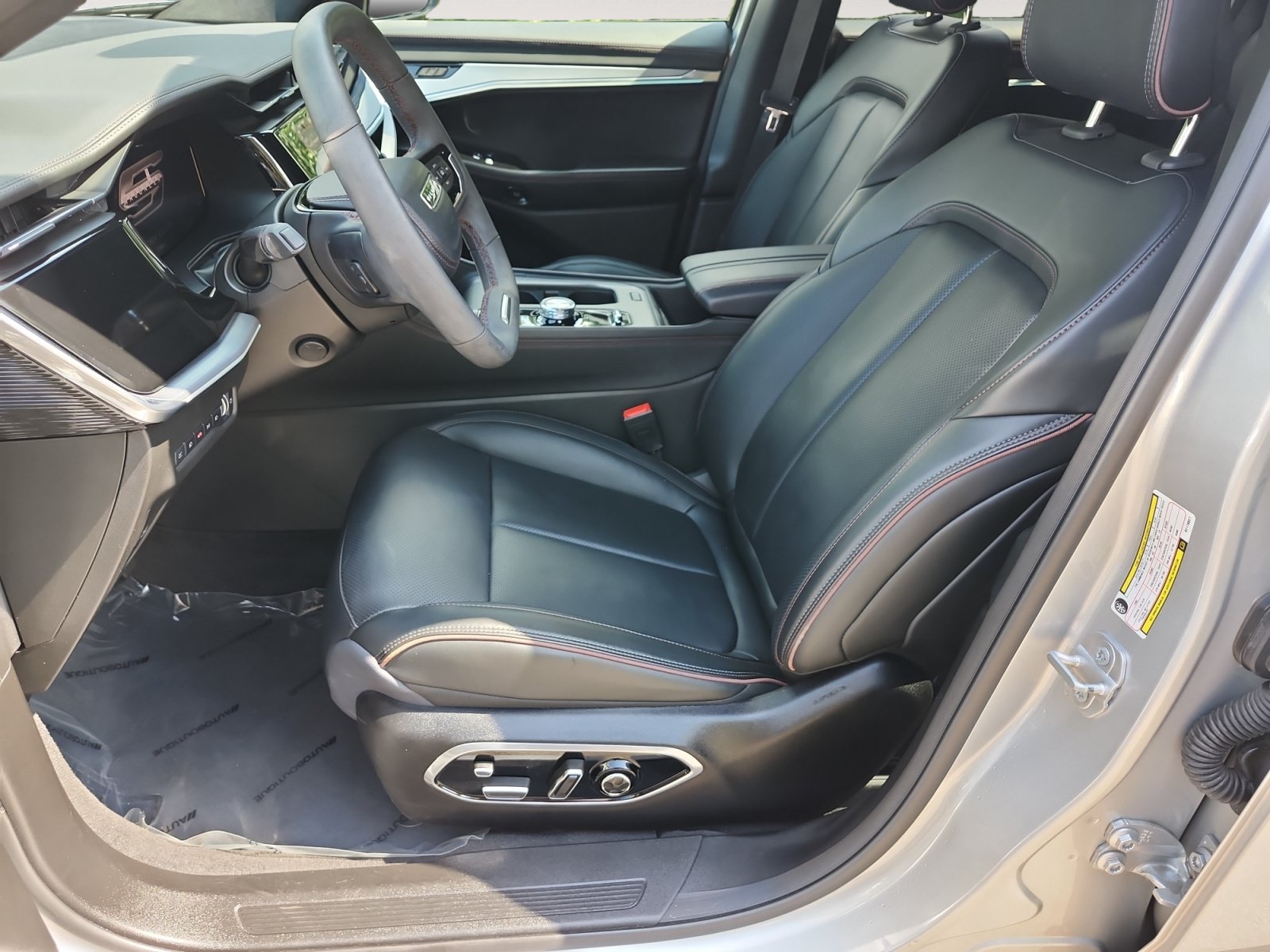 Used 2024 Jeep Wagoneer Launch Edition AWD/4WD image 10
