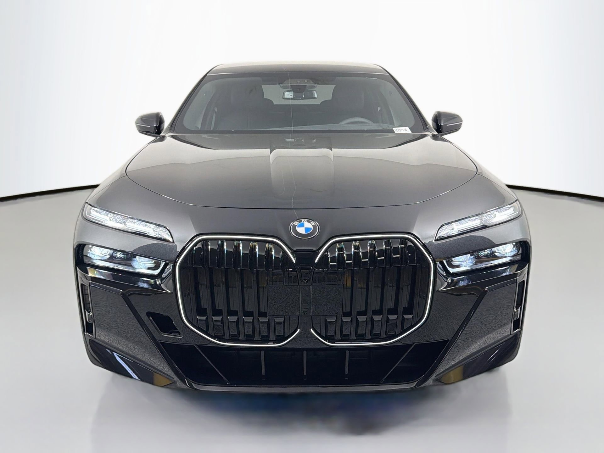 New 2026 BMW 740i xDrive w/ Executive Package image 2