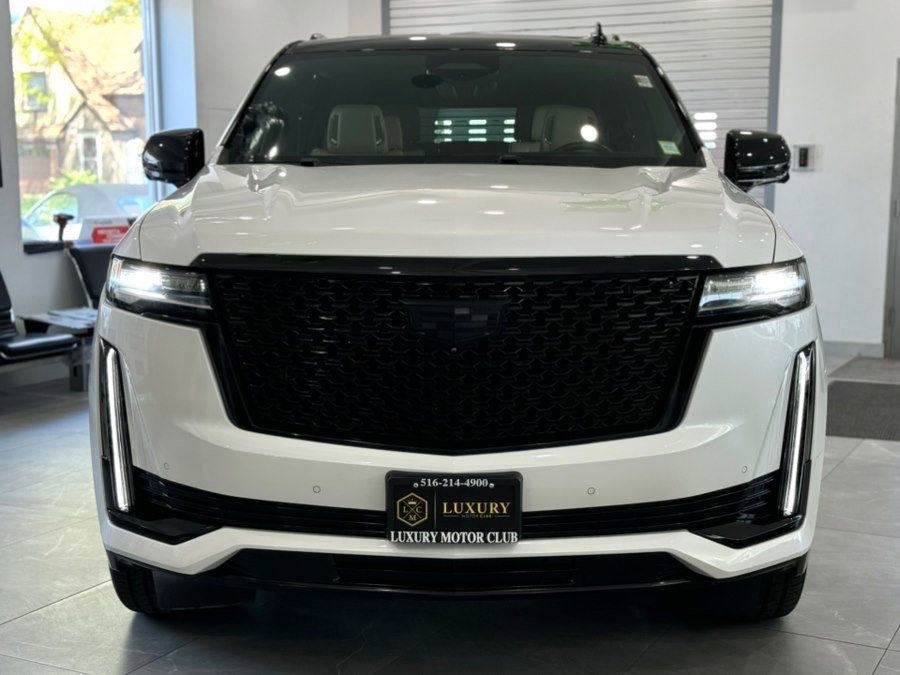 Used 2023 Cadillac Escalade ESV Premium Luxury AWD/4WD image 2