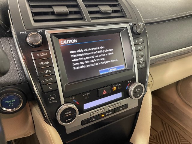 Used 2012 Toyota Camry XLE w/ Leather Pkg FWD image 8