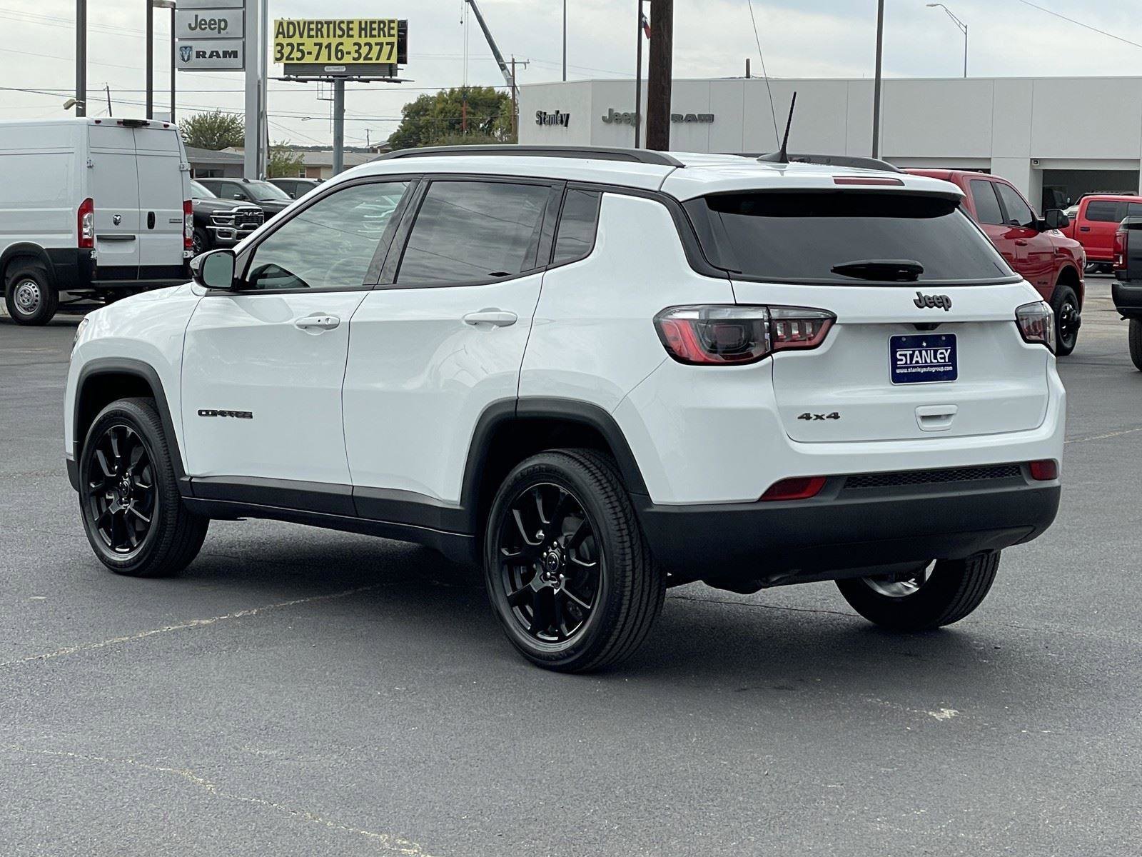 New 2026 Jeep Compass Latitude image 5