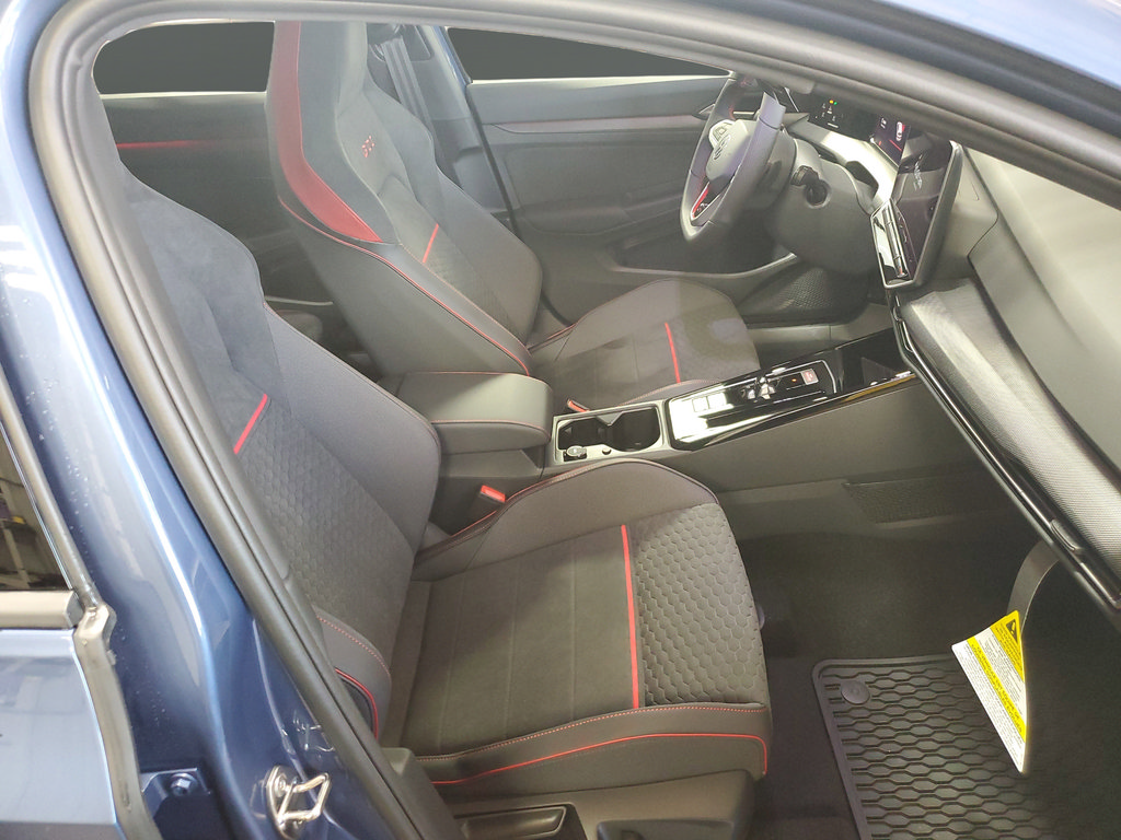 New 2025 Volkswagen GTI SE FWD image 31