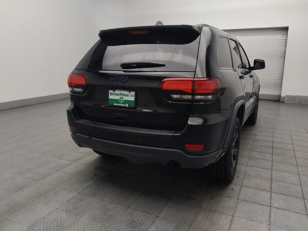 Used 2018 Jeep Grand Cherokee Laredo AWD/4WD image 9