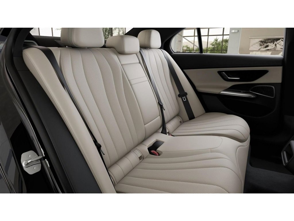 New 2026 Mercedes-Benz E 350 4MATIC Sedan image 5