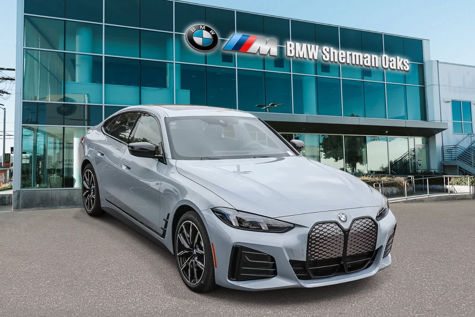 New 2026 BMW i4 eDrive40 w/ M Sport Package RWD image 3