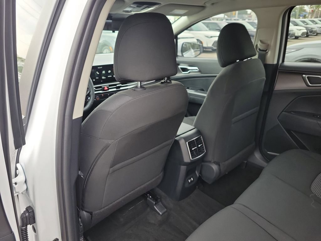 New 2026 Kia Sportage LX w/ LX Convenience Package FWD image 16