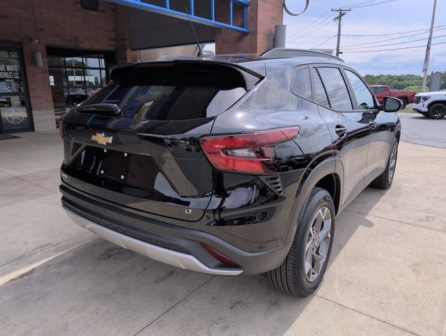 Used 2024 Chevrolet Trax LT w/ Driver Confidence Package FWD image 8