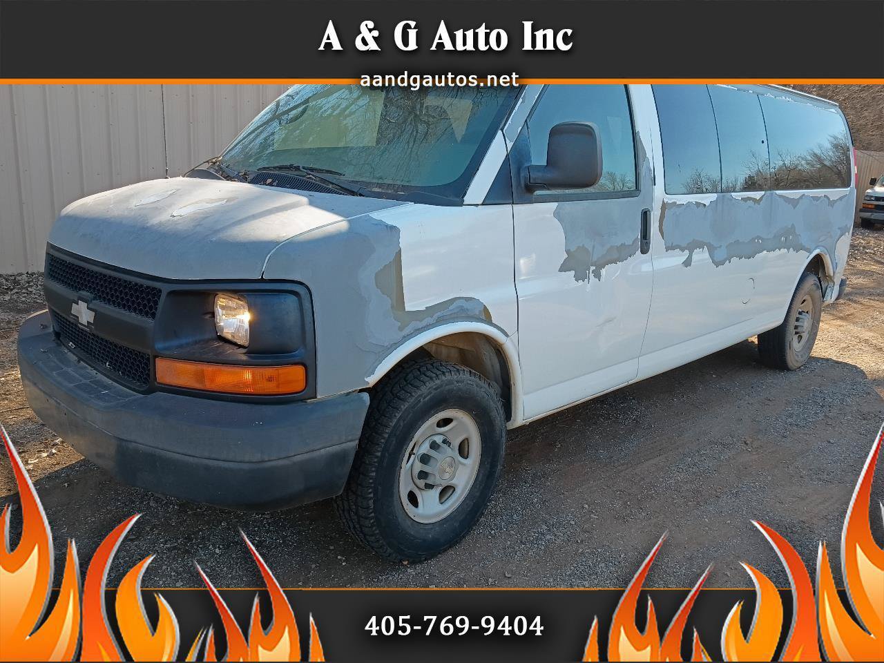 Used 2008 Chevrolet Express 3500 Extended Passenger RWD image 1