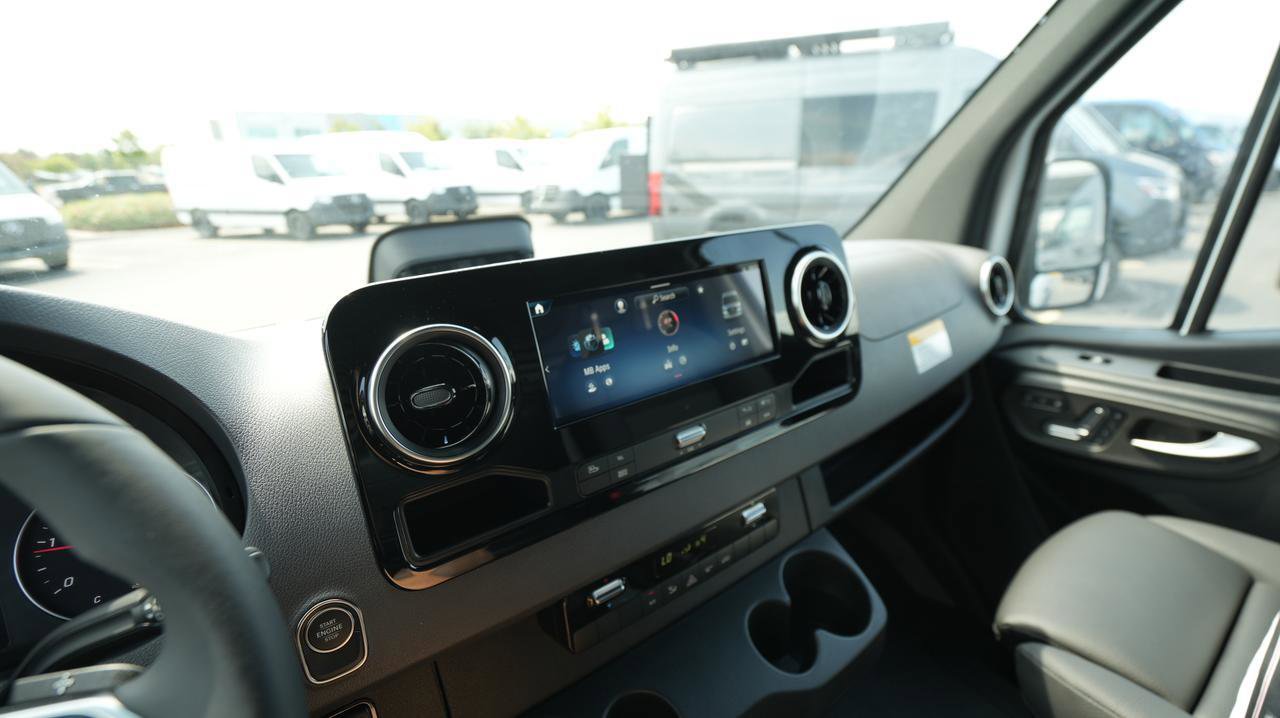 New 2025 Mercedes-Benz Sprinter 2500 image 12