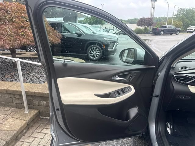 Used 2023 Buick Encore GX Preferred w/ Cold Weather Comfort Package FWD image 8