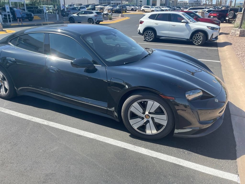 Used 2022 Porsche Taycan RWD image 3