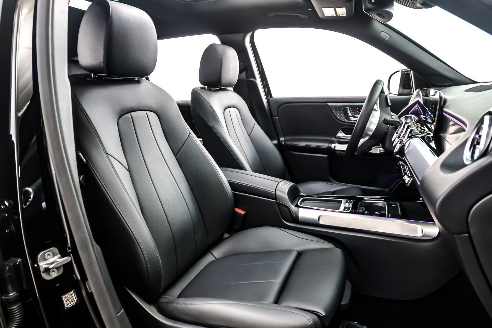 Certified 2025 Mercedes-Benz GLB 250 image 8