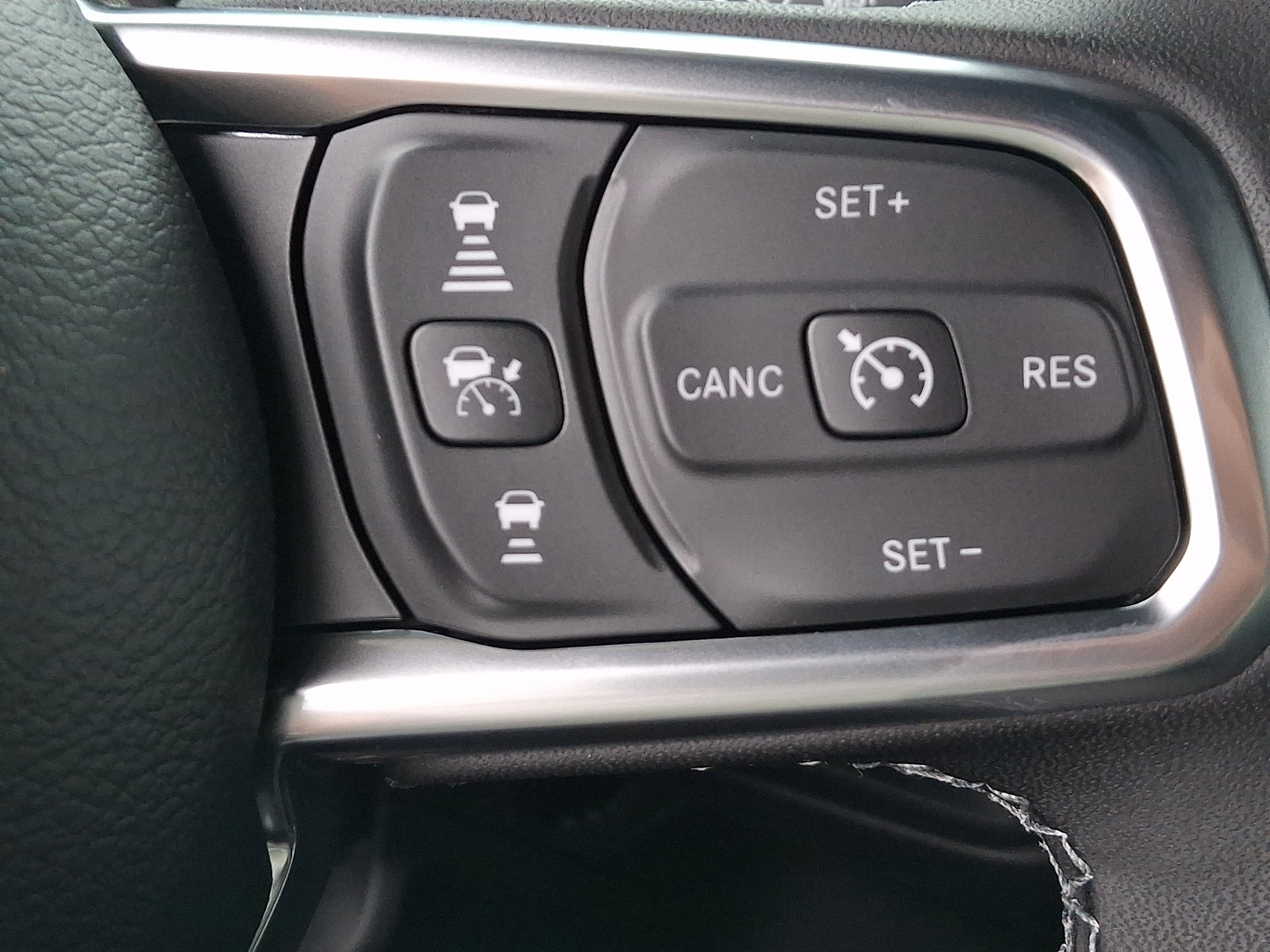New 2026 Jeep Wrangler Unlimited Sahara AWD/4WD image 17