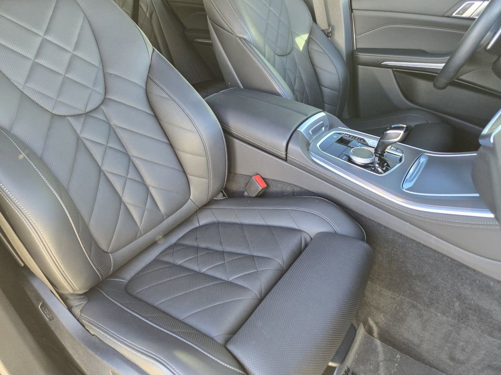 Used 2023 BMW X5 xDrive40i w/ M Sport Package image 15