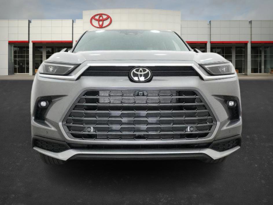New 2026 Toyota Grand Highlander AWD Hybrid image 2
