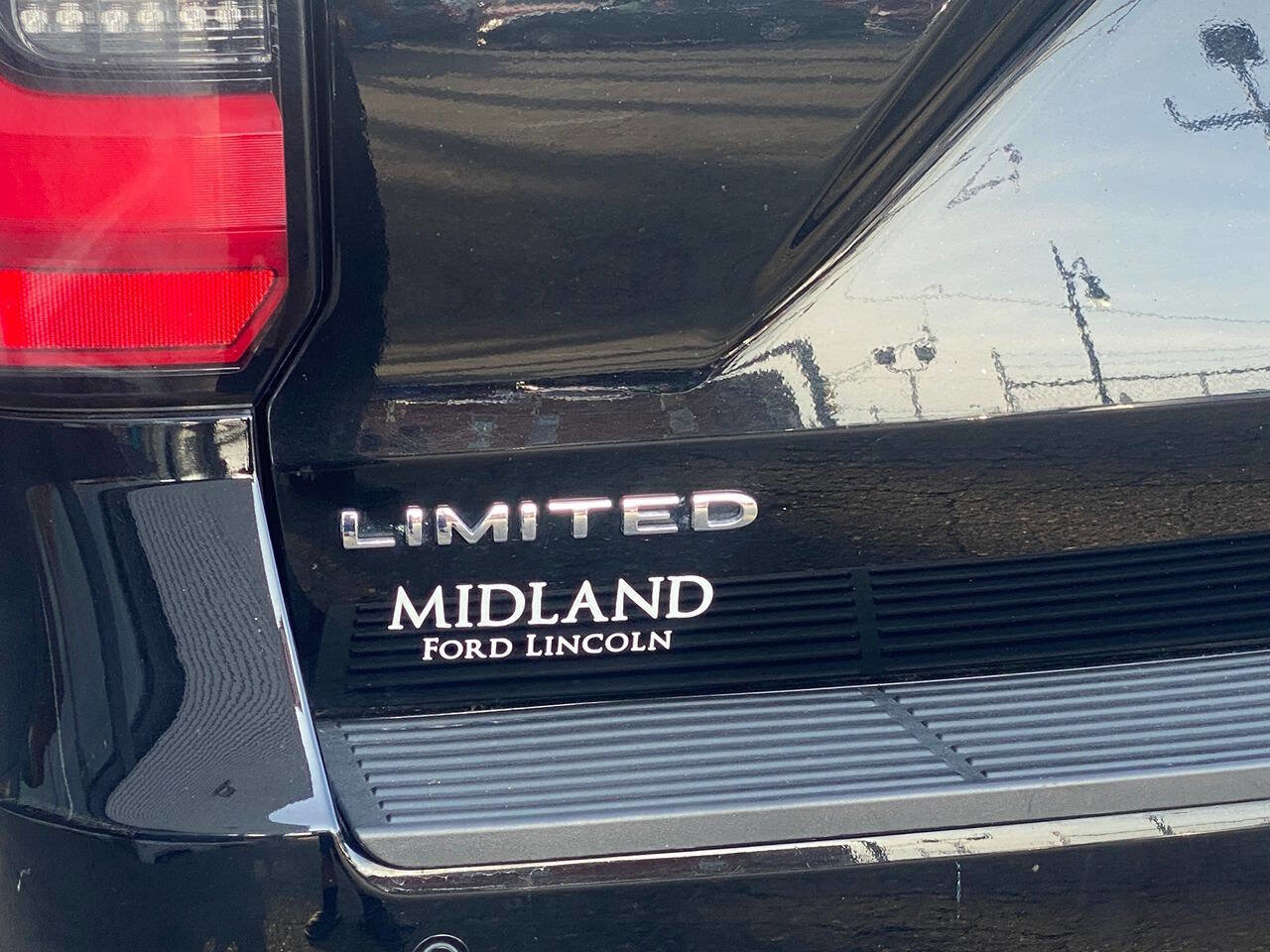 Used 2018 Ford Expedition Limited w/ Equipment Group 302A image 11