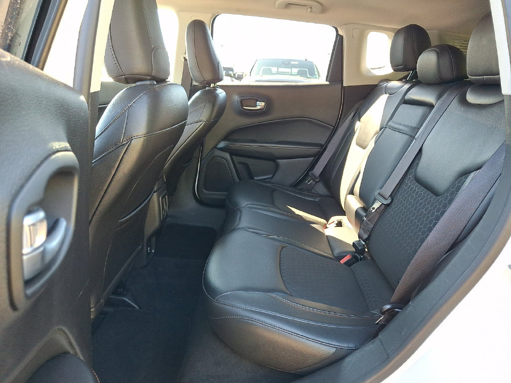 Used 2018 Jeep Compass Latitude AWD/4WD image 10