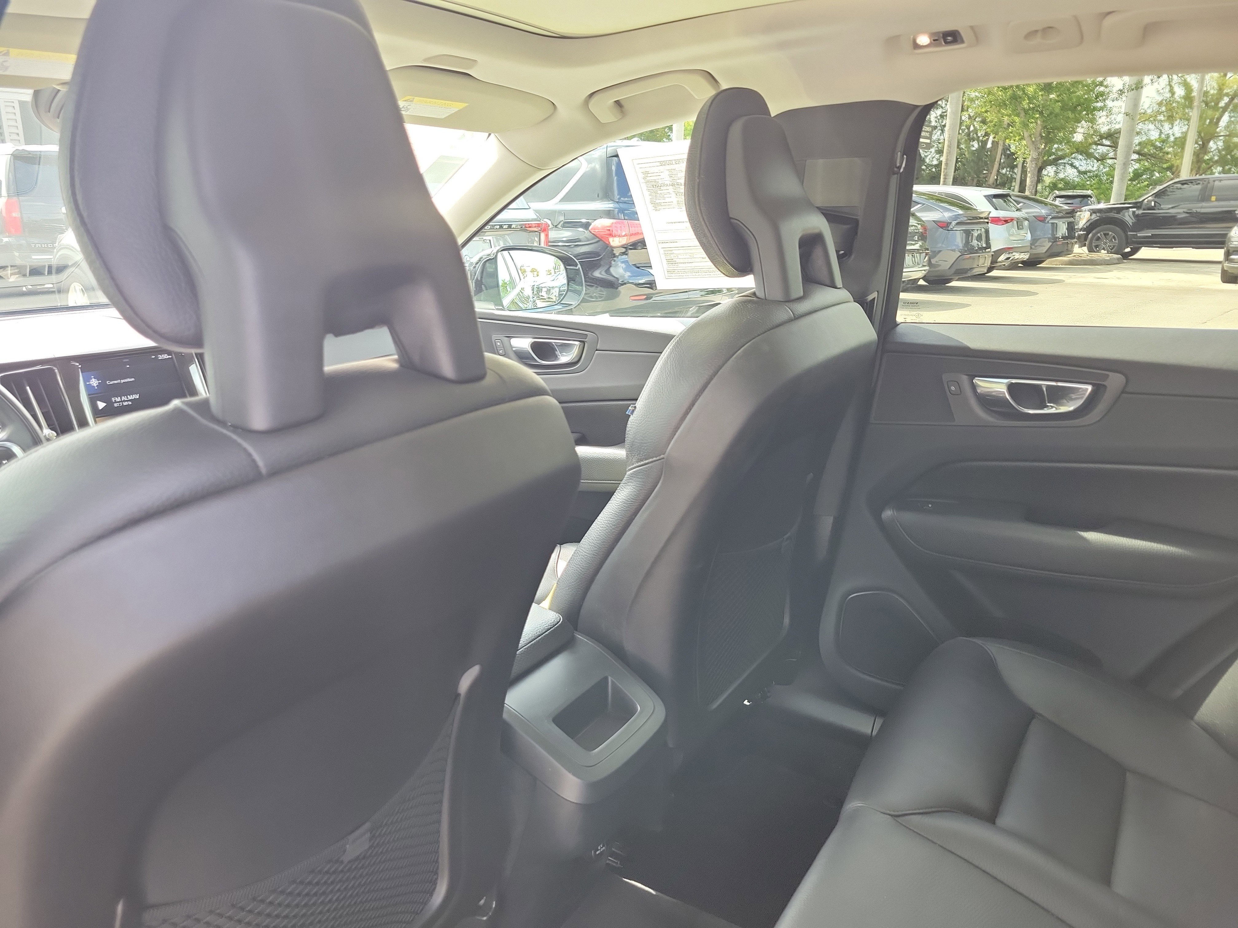 Used 2018 Volvo XC60 T5 Momentum w/ Vision Package AWD/4WD image 14