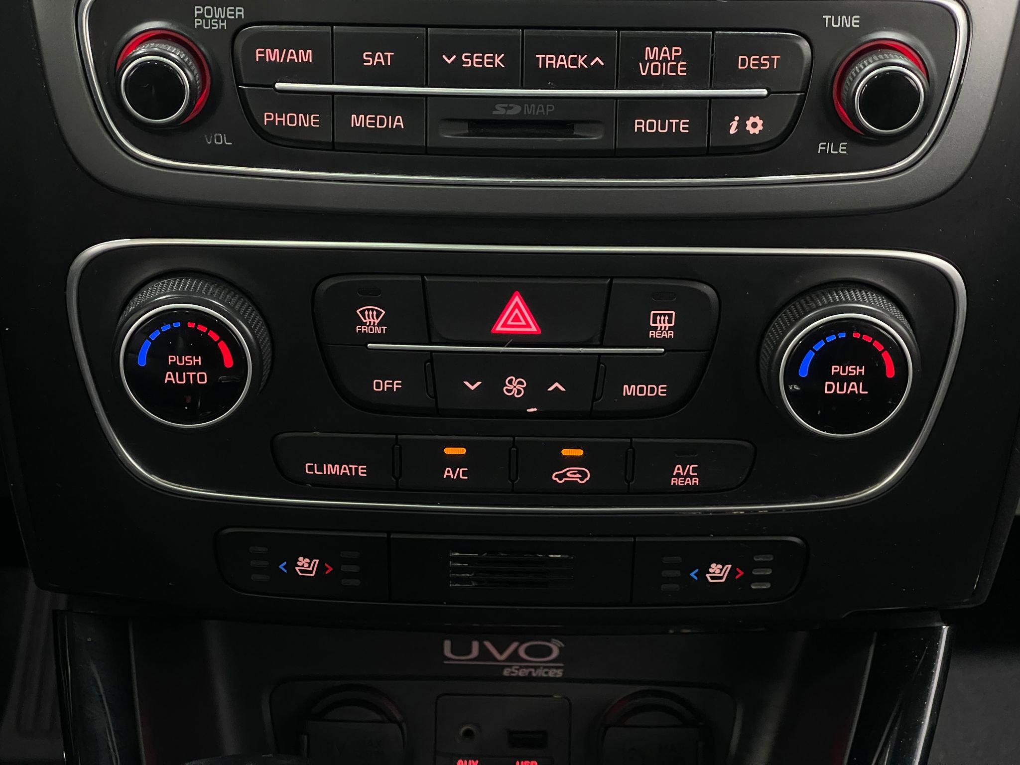 Used 2014 Kia Sorento SX w/ 3rd Row Package image 23