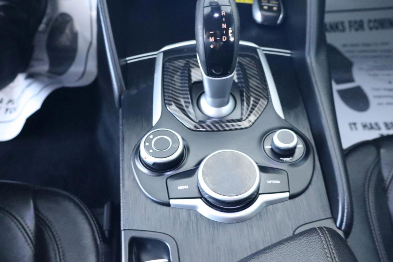 Used 2018 Alfa Romeo Giulia RWD image 18