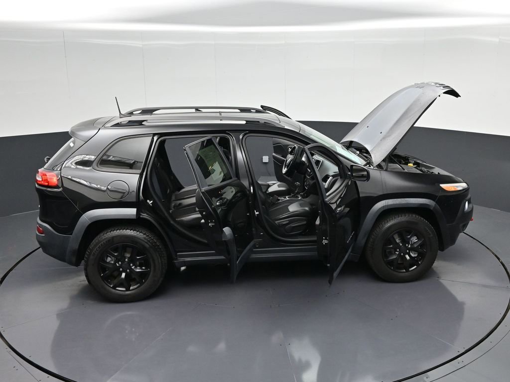 Used 2017 Jeep Cherokee Trailhawk w/ Comfort/Convenience Group AWD/4WD image 41