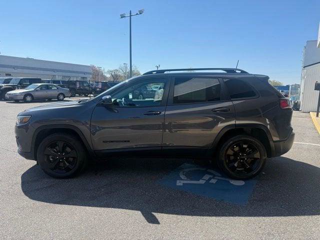 Certified 2023 Jeep Cherokee Altitude Lux image 16