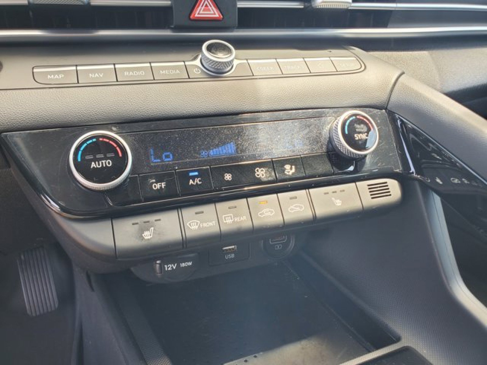 Used 2023 Hyundai Elantra SEL w/ Convenience Package FWD image 22