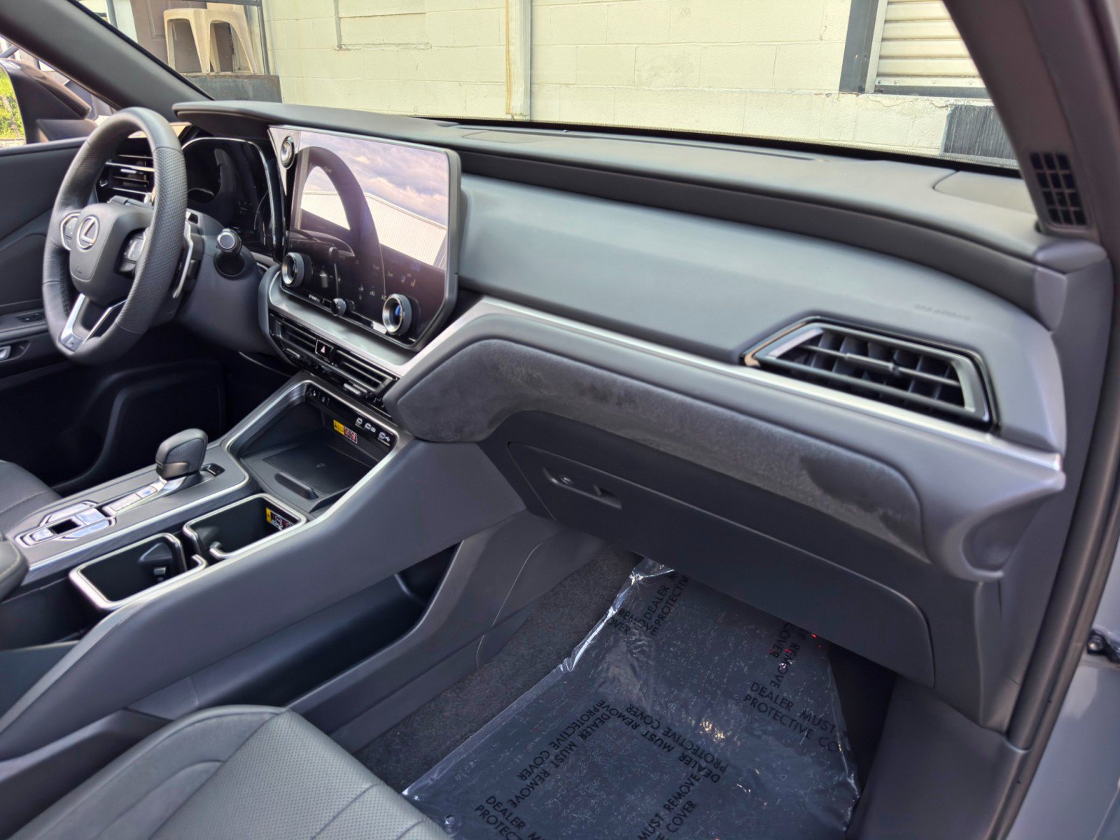 Used 2024 Lexus TX 500h AWD w/ Technology Package image 15