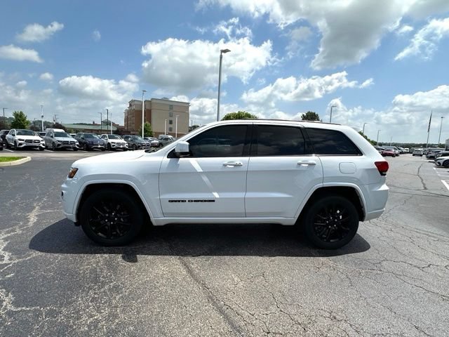 Used 2021 Jeep Grand Cherokee Laredo X AWD/4WD image 7