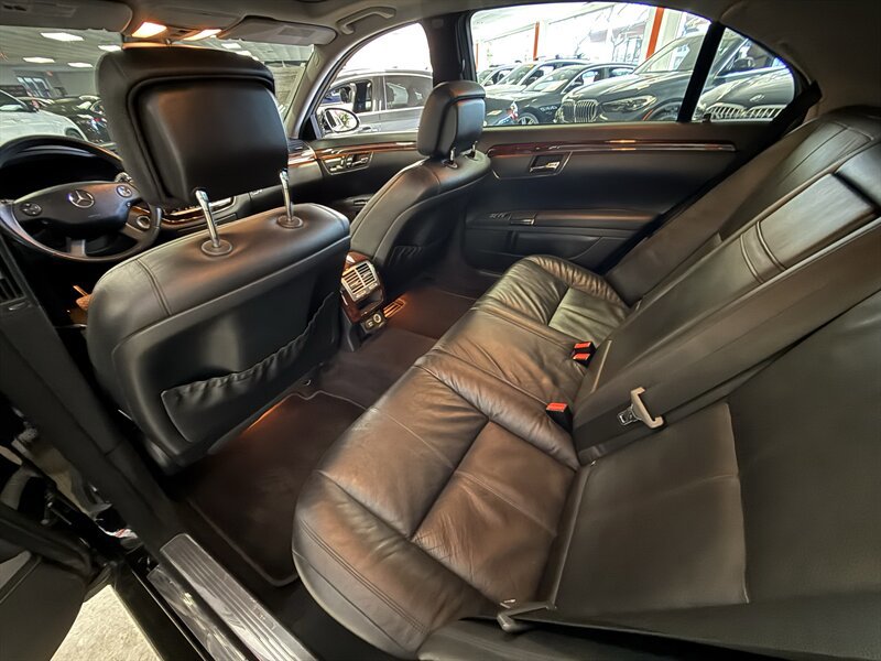 Used 2007 Mercedes-Benz S 550 image 32