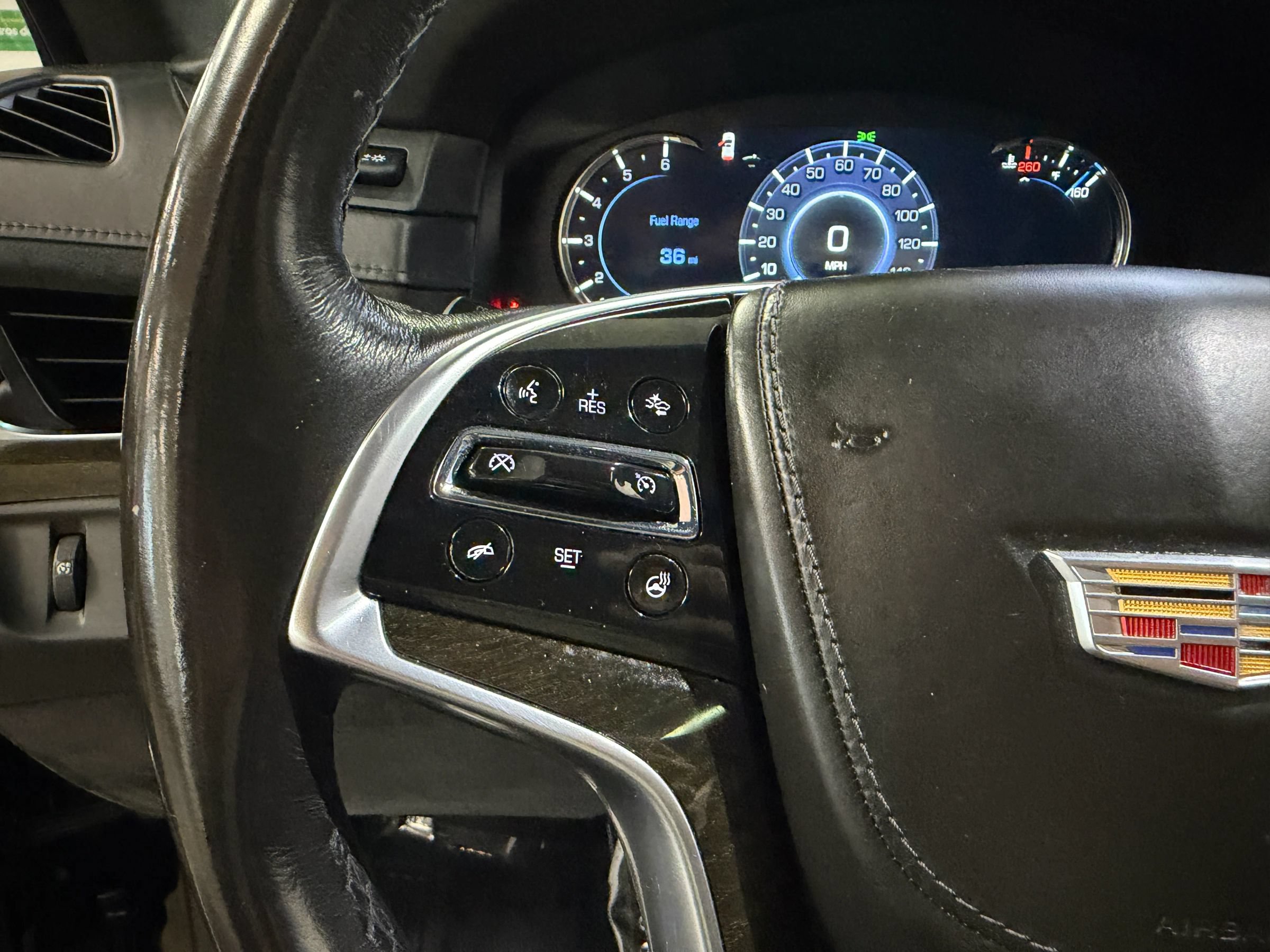 Used 2018 Cadillac Escalade Platinum RWD image 36