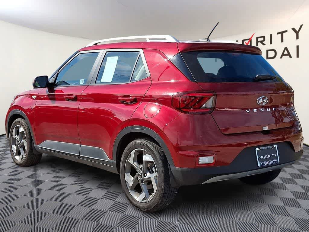 Certified 2025 Hyundai Venue SEL FWD image 6