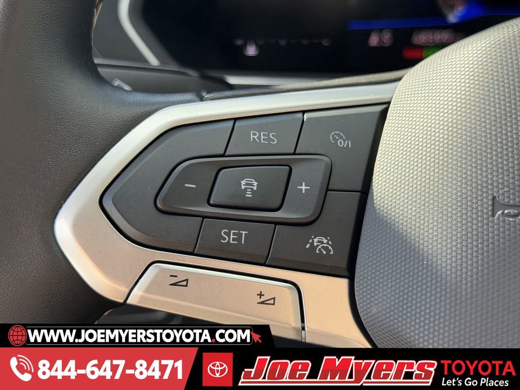 Used 2024 Volkswagen Tiguan SE image 24