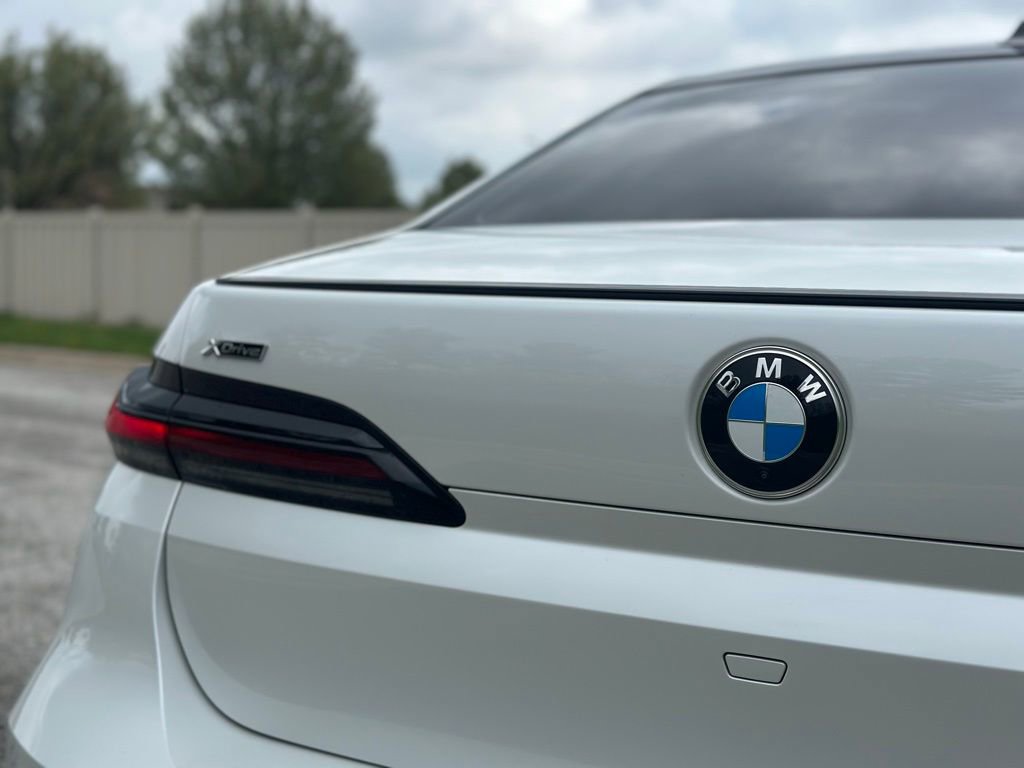 Used 2024 BMW 760i xDrive w/ Executive Package AWD/4WD image 13