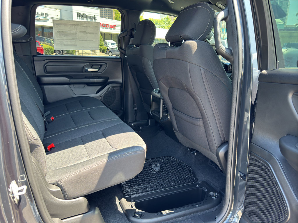 New 2026 RAM 1500 Express AWD/4WD image 13