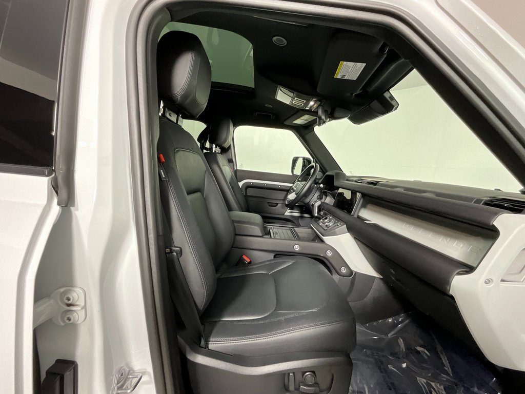 Certified 2024 Land Rover Defender 110 X-Dynamic SE image 19